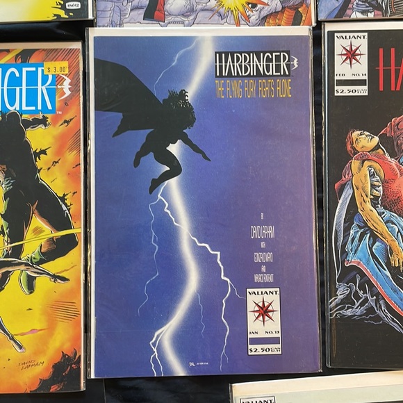 Huge Valiant Comic Lot 9 books - Picture 7 of 10